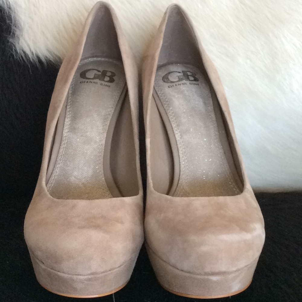 NWOT Gianni Bini pumps size 8